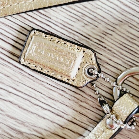 Coach multi media poppy wristlet/coin purse small bag /card case - Picture 3 of 6